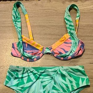 Billabong size small bathing suit.